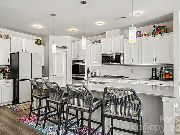3rd image of 3024 Deep River Way
