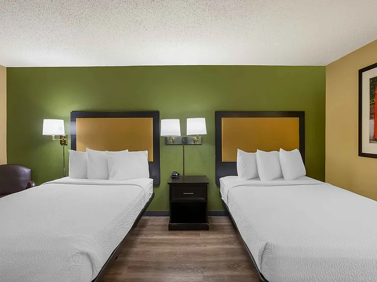 Studio Suite - 2 Full Beds