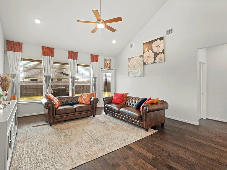 7843 Wyndham Harbor Ct — Photo 13