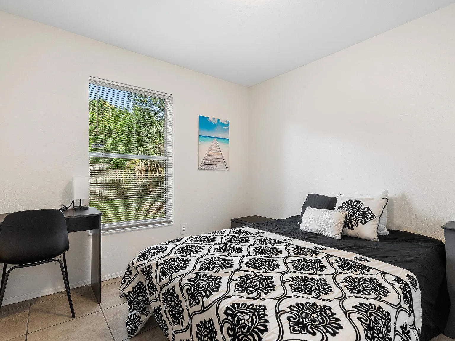 4 bed, 2.0 bath, 4900 sqft, $797 — Photo 2