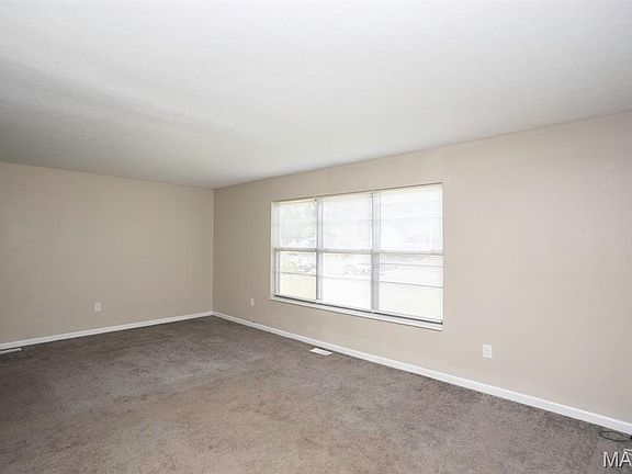 2nd image of 111 Barnett St