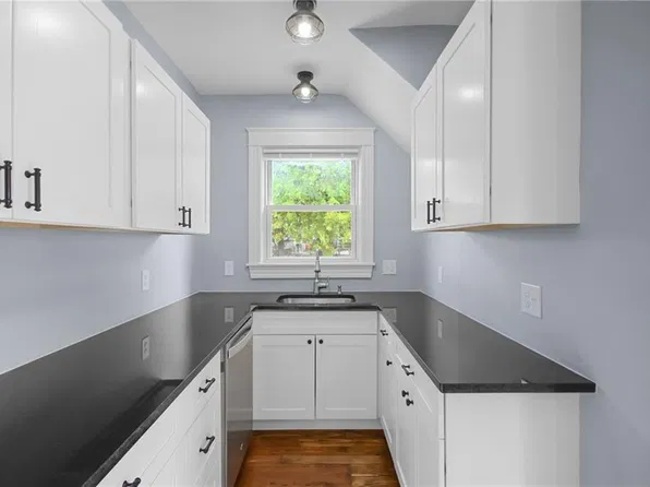 532 Dyer Ave, Cranston, RI 02920
