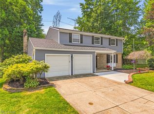 850 Berkshire Dr, Macedonia, OH 44056