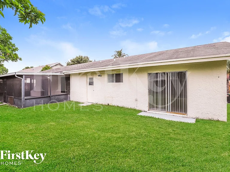 7200 NW 46th St — Photo 15