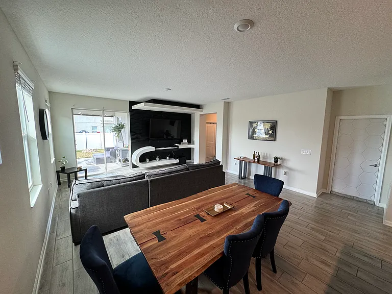 139 Pershing St — Photo 9
