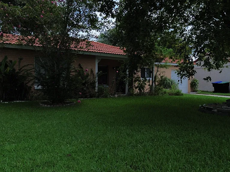 10481 Montpelier Cir — Photo 39