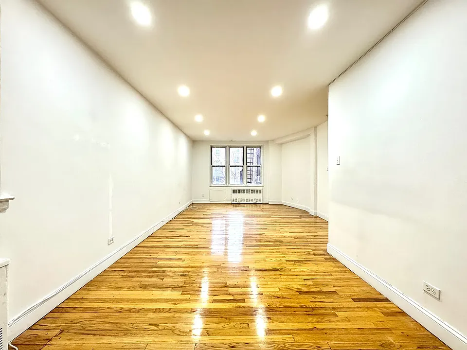 142-27 Barclay Ave #6G