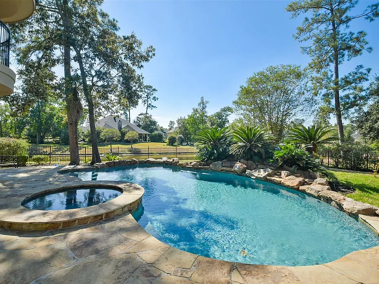 8114 Hideaway Lake Cir — Photo 40