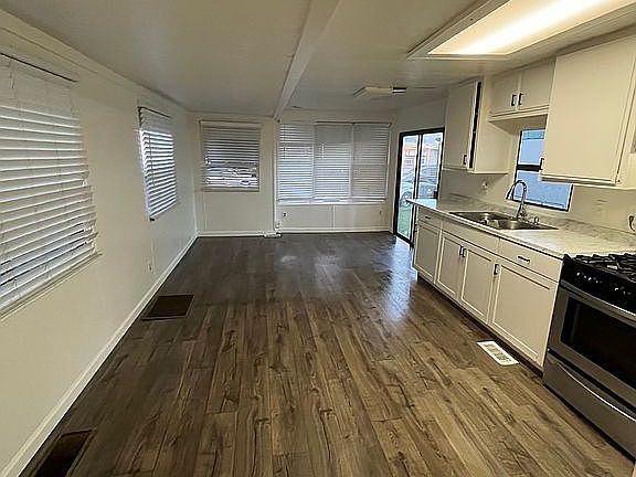 4th image of 3423 Leslie Ln