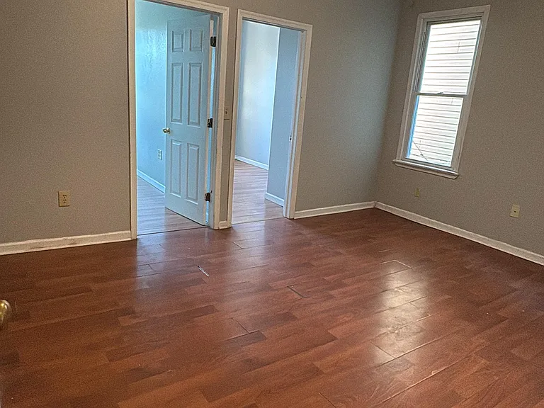 457 Hawthorne Ave #1 — Photo 3
