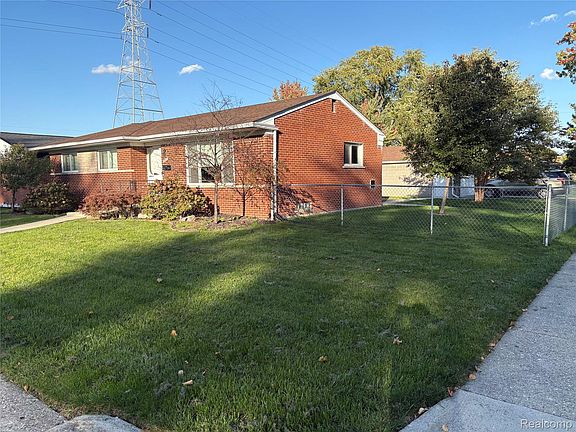 2nd image of 31114 Roan Dr