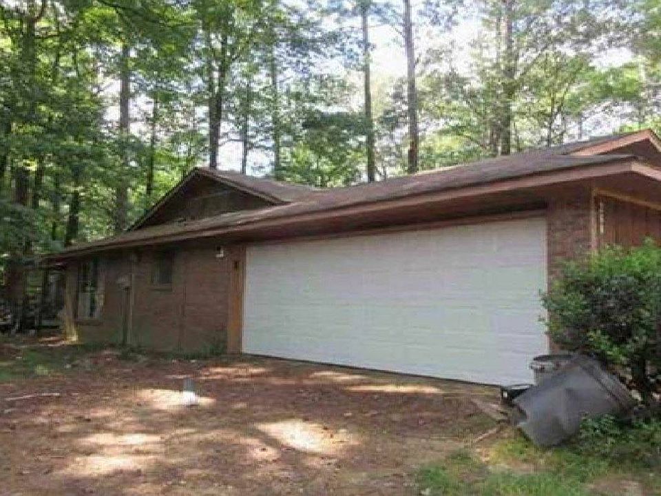 7th image of 244 Fox Meadows Rd