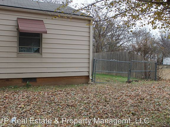 2nd image of 705 N Redbud Dr