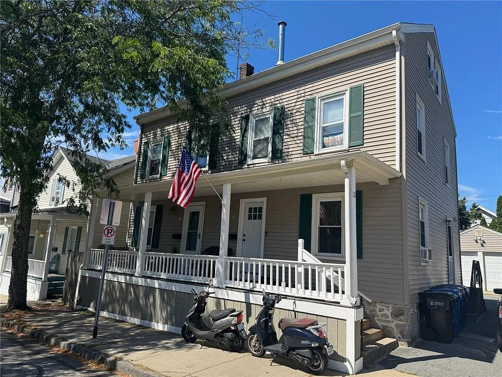 4 bed, 2.0 bath, 979 sqft, $4,250 — Photo 1