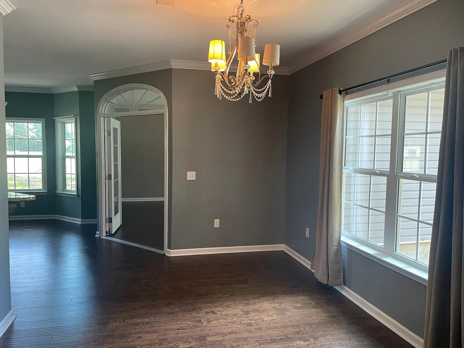 3 bed, 2315 sqft, $1,800 — Photo 4