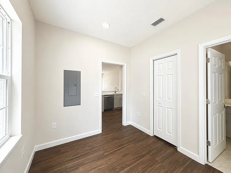 2540 NW 2nd St #102 — Photo 7