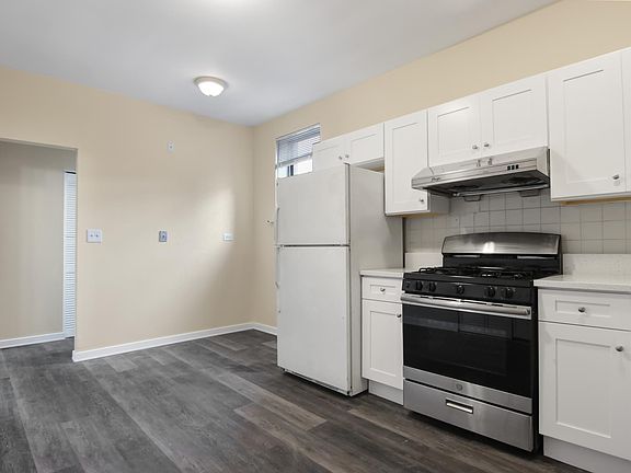 2nd image of 3800 S Emerald Ave APT 2R