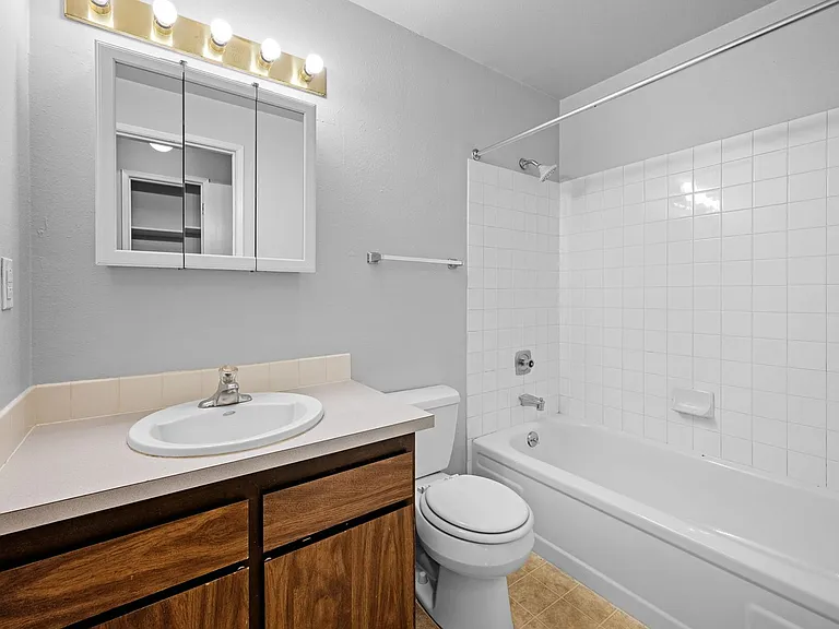 MOVE IN SPECIAL! 50% OFF SECOND MONTHS RENT - THE SHARP APARTMENTS! — Photo 37