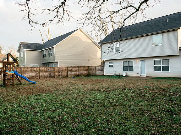5th image of 304 Haywood Dr