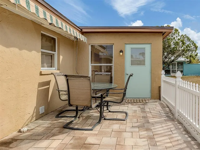 1215 Mango Ave — Photo 31