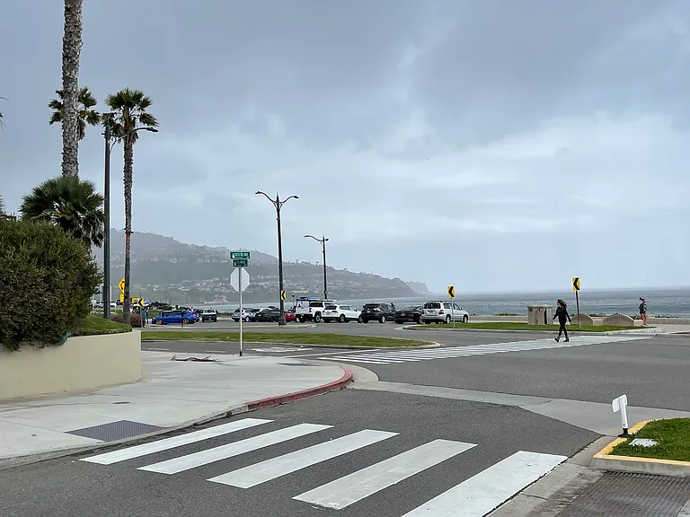 102 Vista Del Mar #G — Photo 10