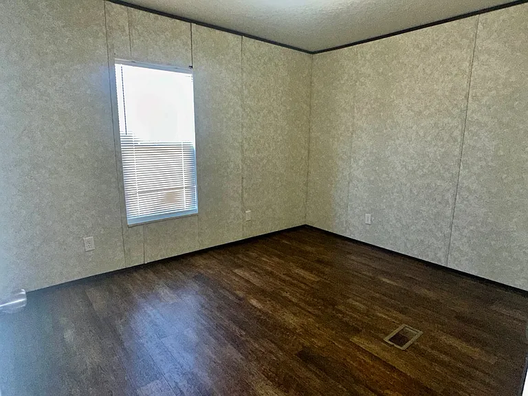 508 Blakley Dr — Photo 16