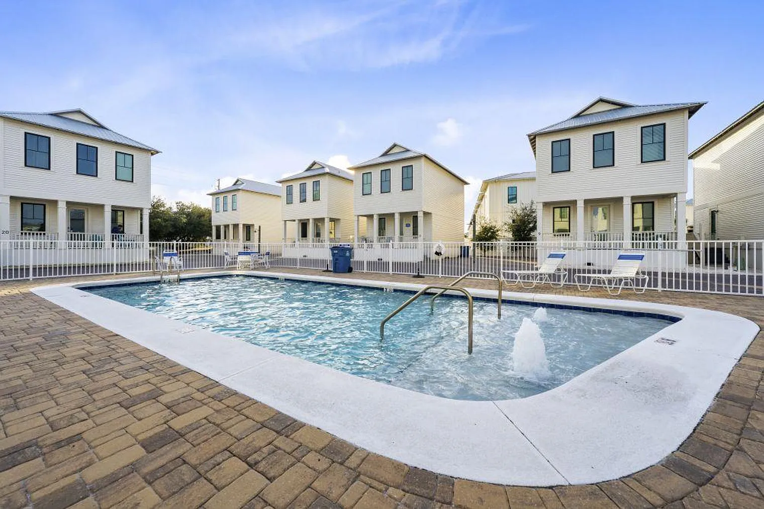 2 bed, 3.0 bath, 1237 sqft, $3,600 — Photo 4
