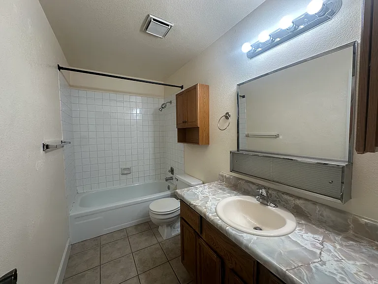 1500 Ellendale Ct — Photo 16