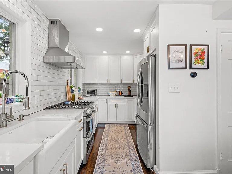 610 Crestwood Dr — Photo 11