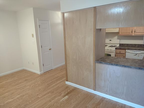 5th image of 621B Arden Ave