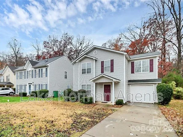 635 Wilderness Trail Dr, Charlotte, NC 28214
