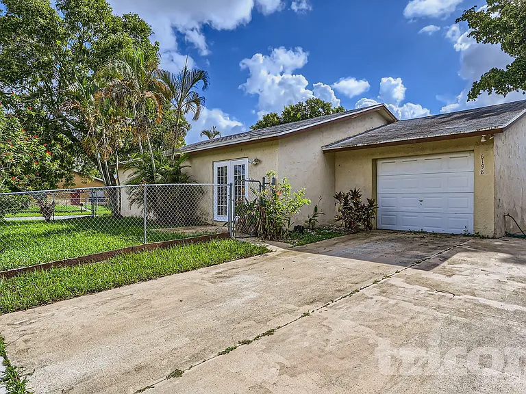 6198 Arcade Ct — Photo 12
