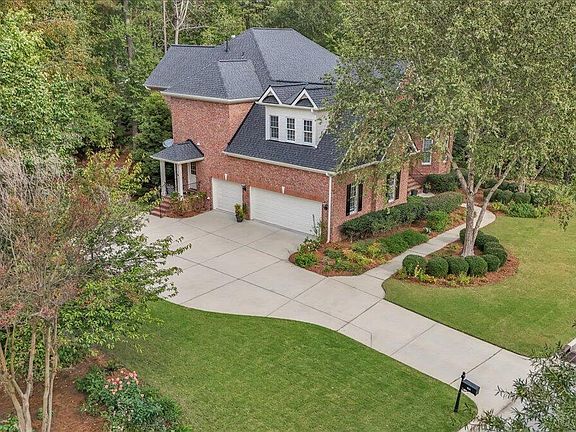 3rd image of 104 Parmalee Ct
