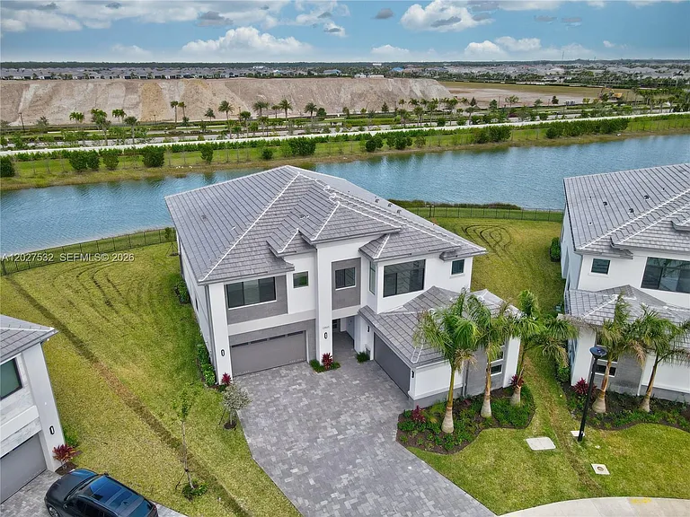 12865 Wingspan Ct — Photo 50