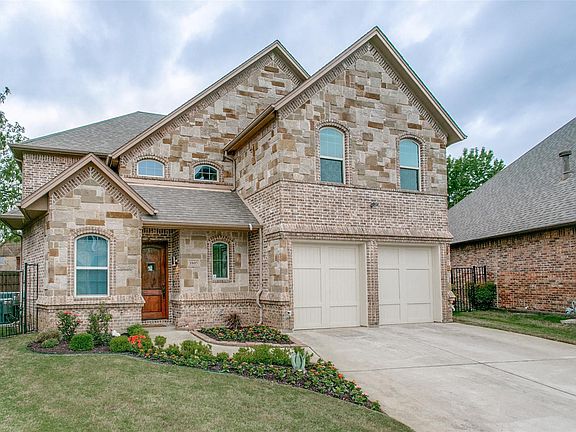 2nd image of 1805 Castle Ct