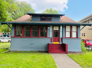 1001 Chestnut St, Grand Forks, ND 58201