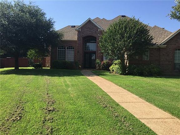 3rd image of 302 Lakeside Ct