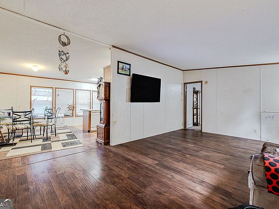 2nd image of 303 Formosa Dr