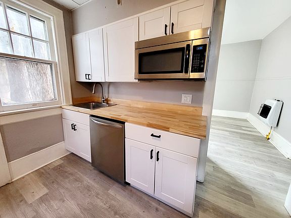 2nd image of 131 Susquehanna Ave APT 1