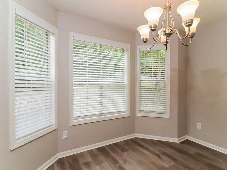 4961 Hampstead Ln — Photo 6