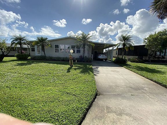 2nd image of 2205 E Lakeview Dr