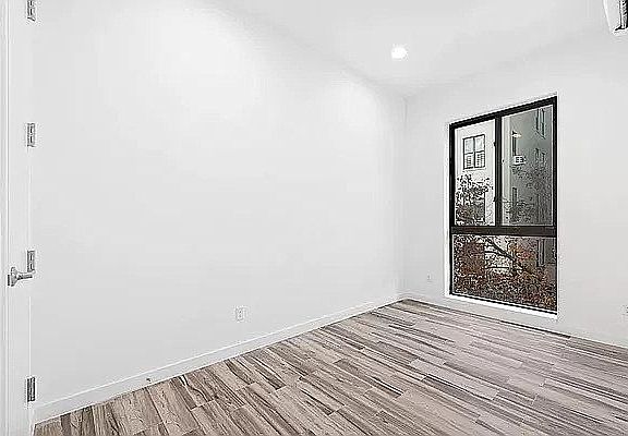 2nd image of 59 W 128th St #2R