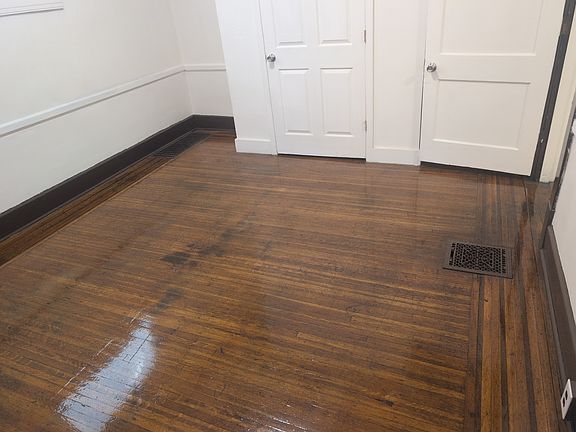 4th image of 733 S 32nd St