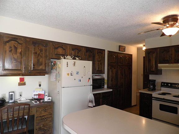 4th image of 2410 Howell Dr