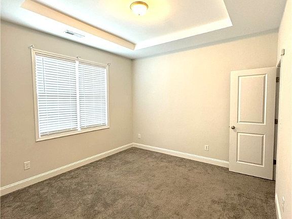 4th image of 5403 Debut Ave