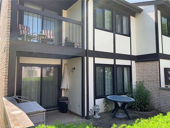 3rd image of 16339 Heather Ln #E2