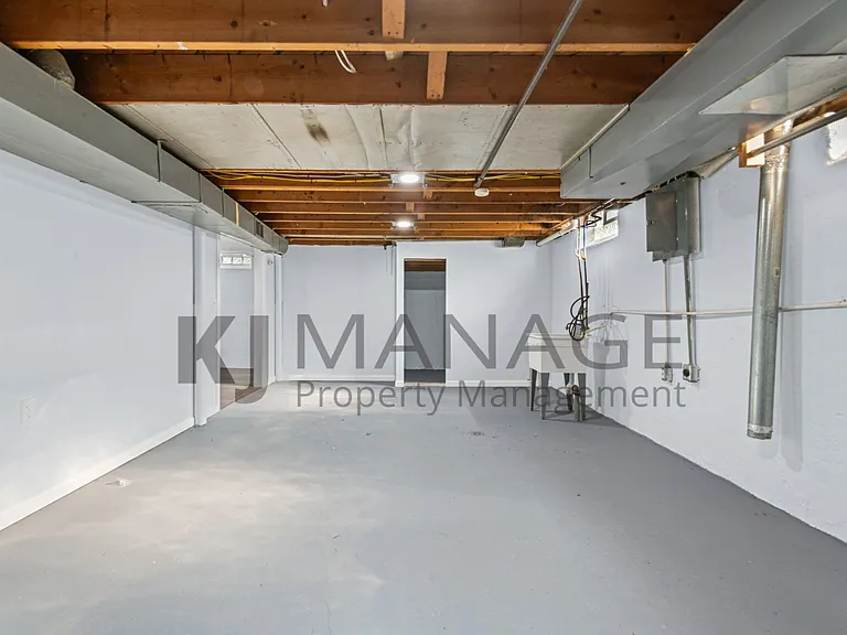 8417 Colonial Ln — Photo 22