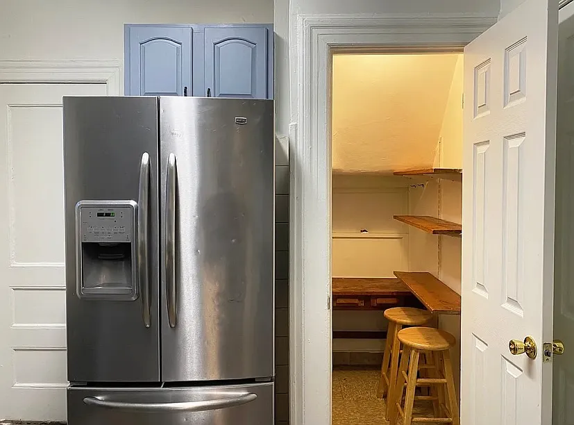 3 bed, 800 sqft, $3,200 — Photo 2