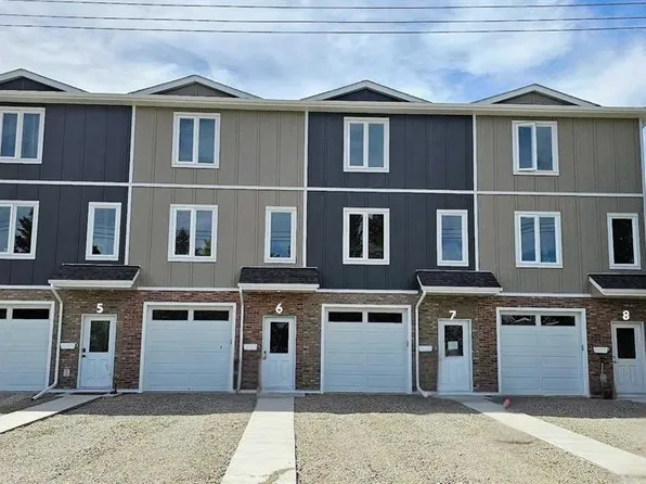 106 W 4th St NW #6, Sundre, AB T0M 1X0