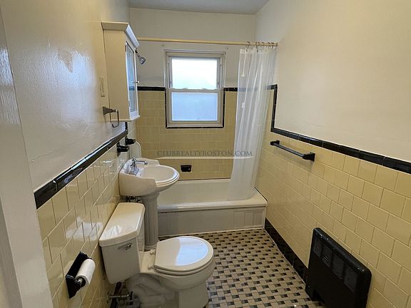 3rd image of 43 Brock St APT 4
